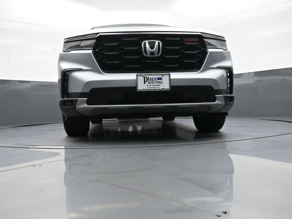 Used 2025 Honda Pilot TrailSport image 29
