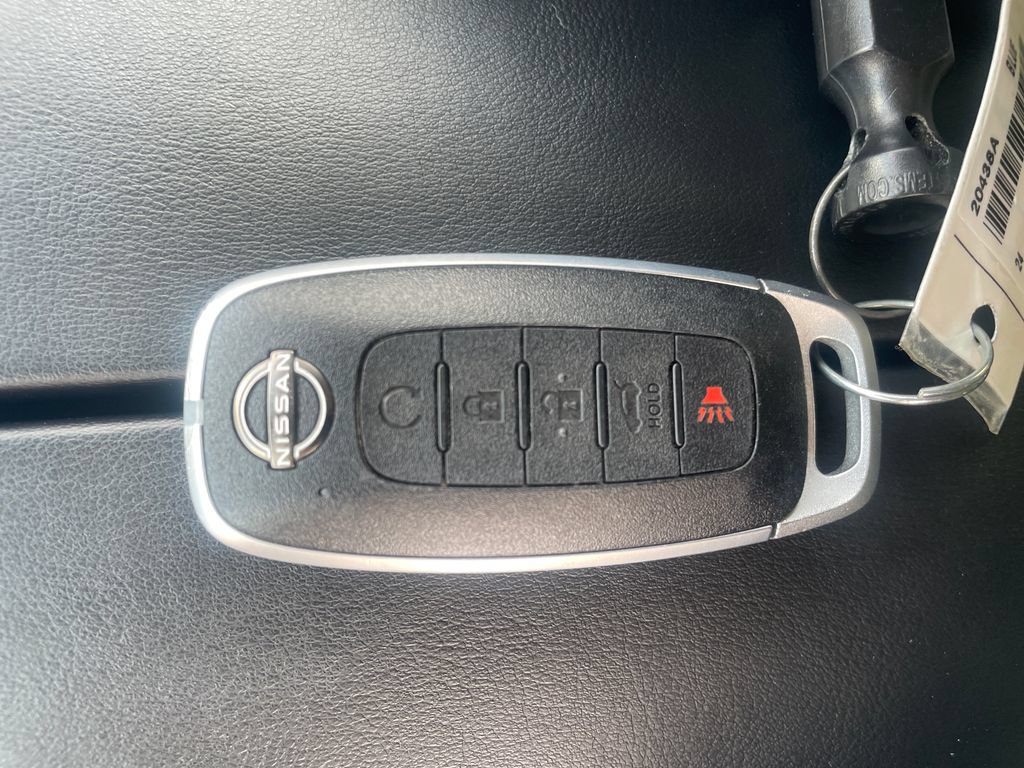 Certified 2024 Nissan Rogue Platinum FWD image 29