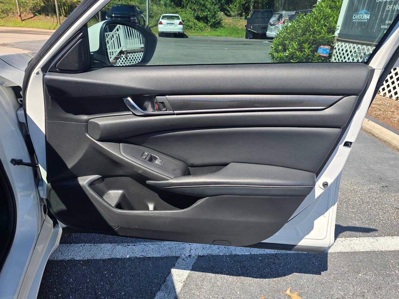 Used 2018 Honda Accord Sport image 17
