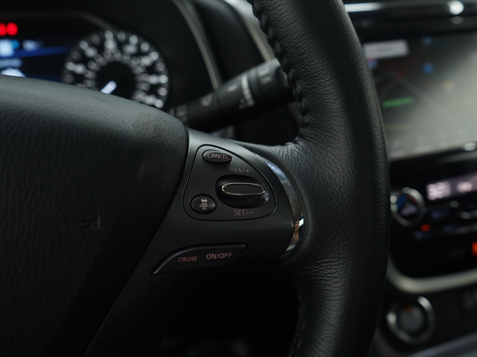 Used 2024 Nissan Murano SV image 28