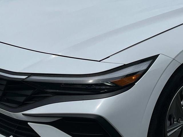 Used 2024 Hyundai Elantra SE image 9