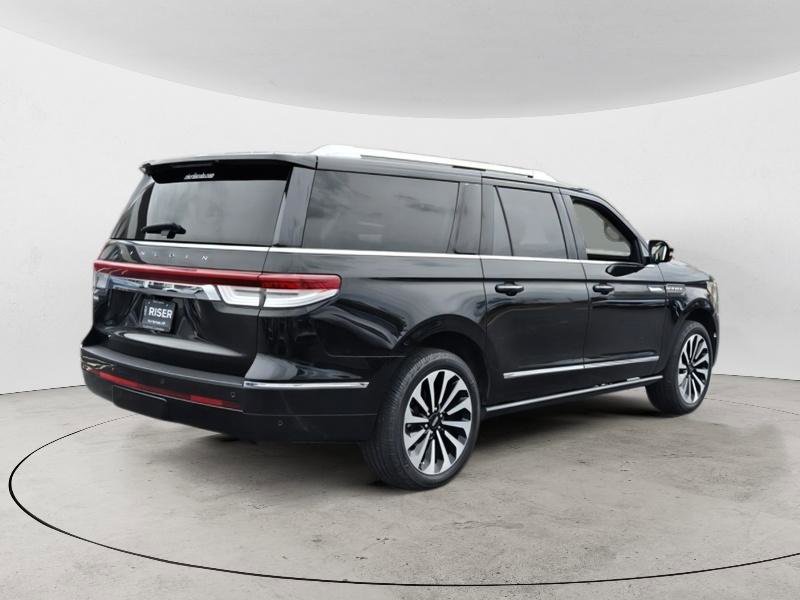 Used 2024 Lincoln Navigator L Reserve AWD/4WD image 3