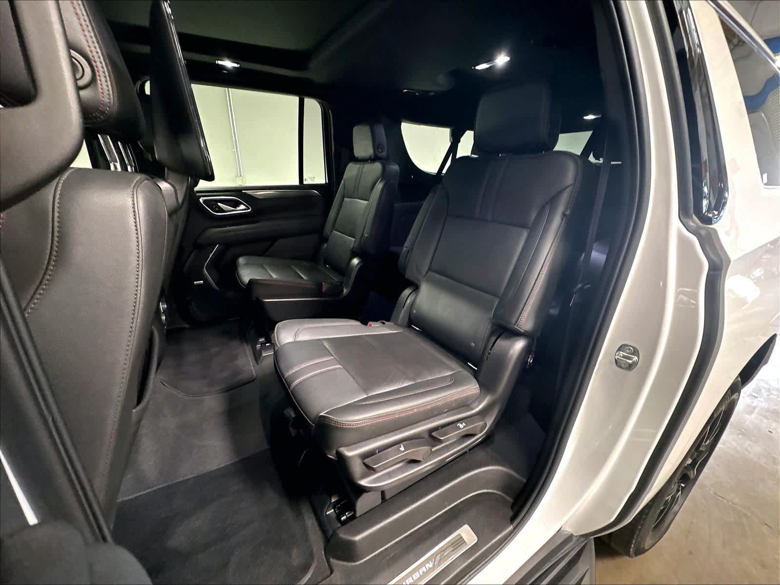Used 2022 Chevrolet Suburban RST w/ Sport Performance Package AWD/4WD image 29