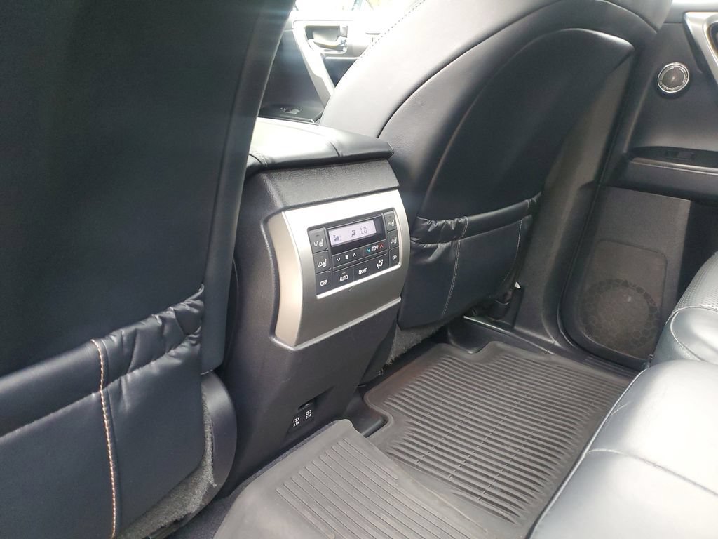 Used 2023 Lexus GX 460 Luxury w/ Accessory Package AWD/4WD image 12
