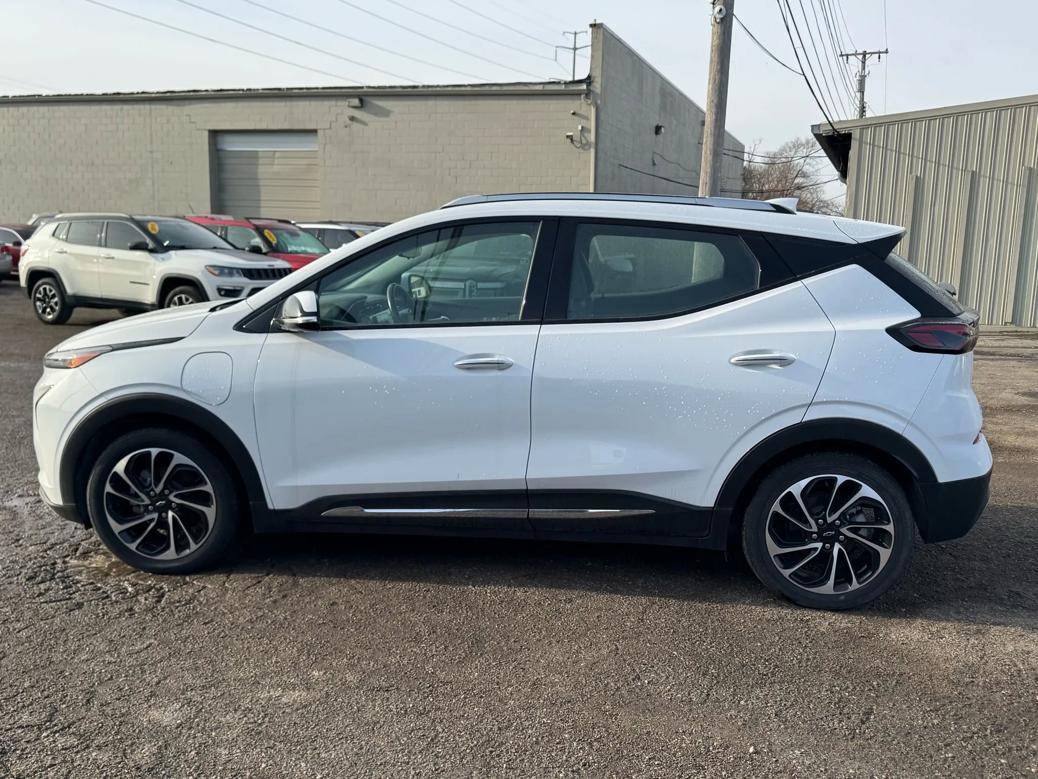 Used 2022 Chevrolet Bolt EUV Premier w/ Sun & Sound Package image 8