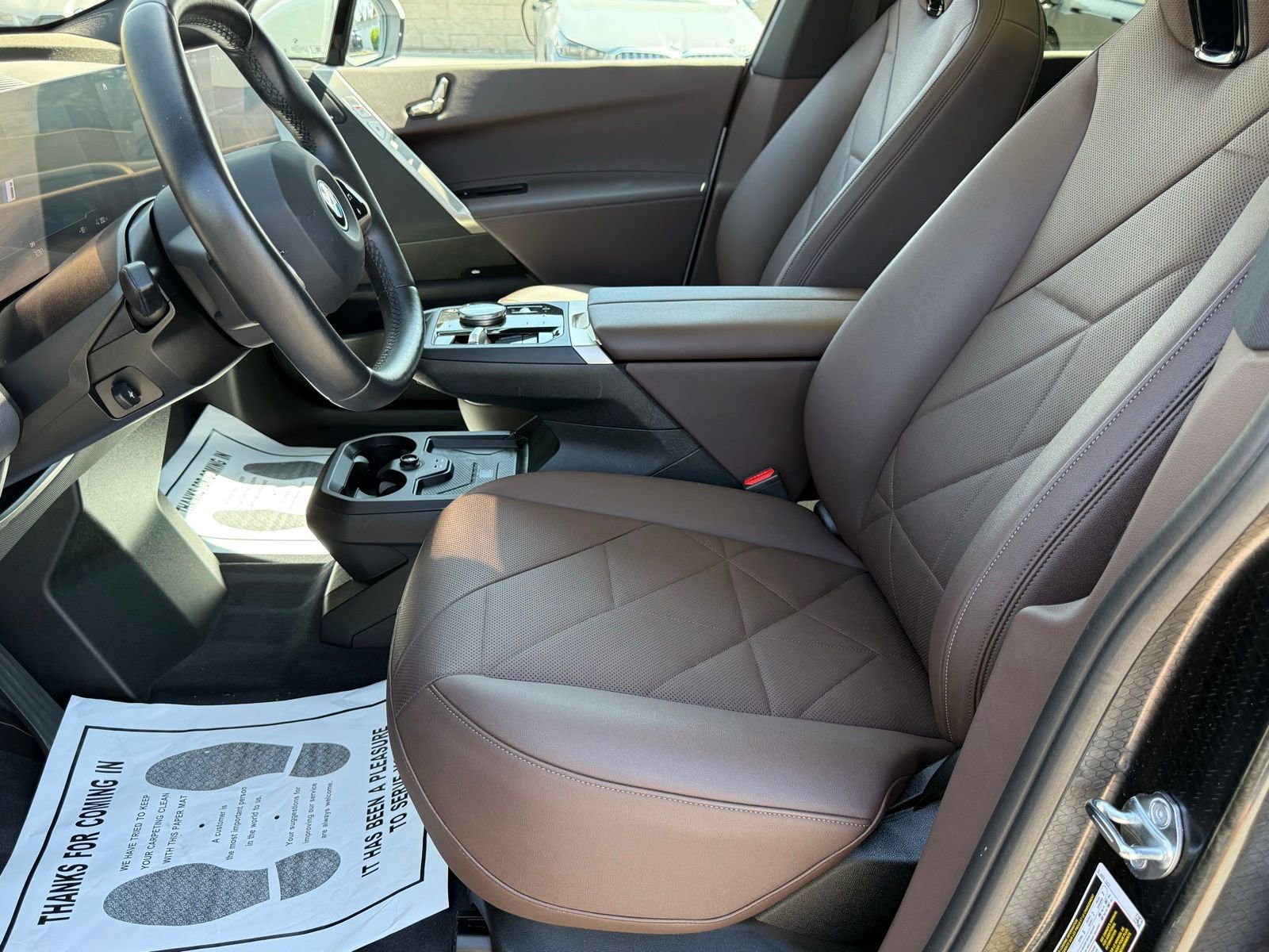 Used 2023 BMW iX xDrive50 w/ Sport Package image 21