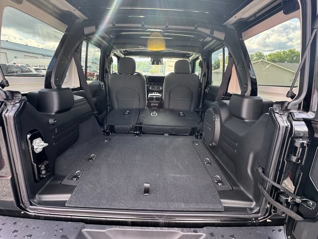 New 2026 Jeep Wrangler Unlimited Sahara AWD/4WD image 33