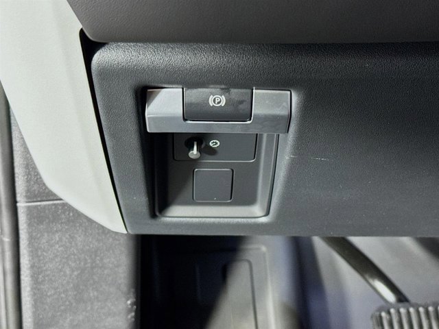 Used 2026 Land Rover Defender 110 X-Dynamic SE image 10