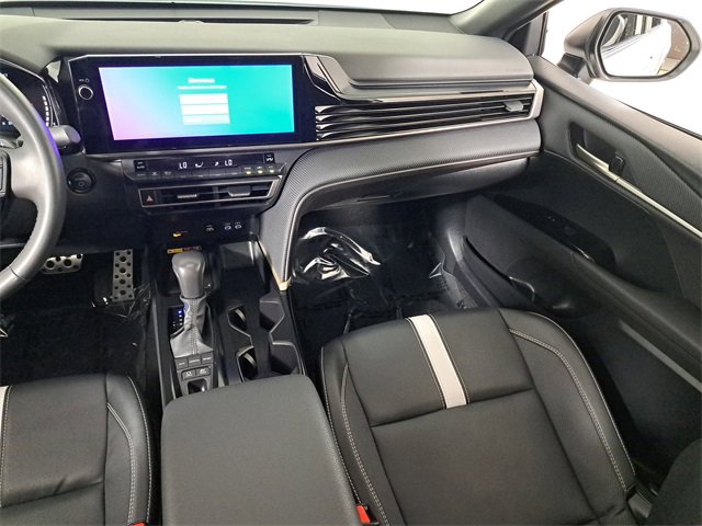 Used 2025 Toyota Camry SE image 17