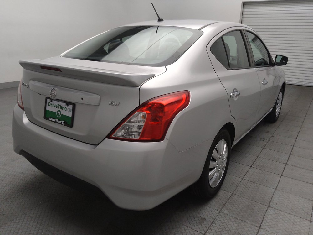 Used 2019 Nissan Versa SV FWD image 9