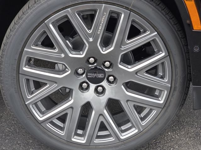 New 2026 GMC Yukon XL Denali Ultimate AWD/4WD image 13