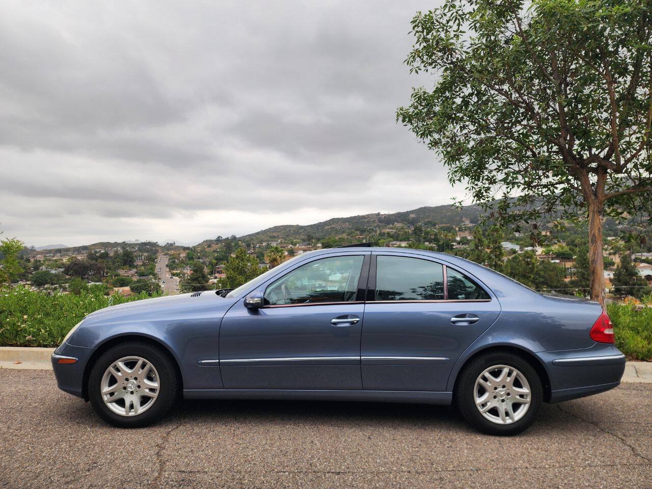Used 2005 Mercedes-Benz E 320 Sedan image 8