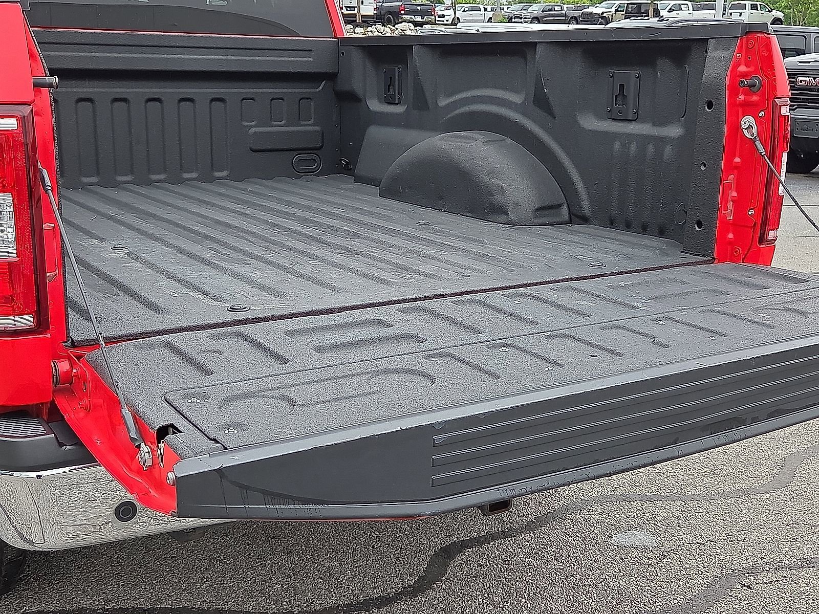 Used 2018 Ford F150 XLT w/ Equipment Group 301A Mid AWD/4WD image 9
