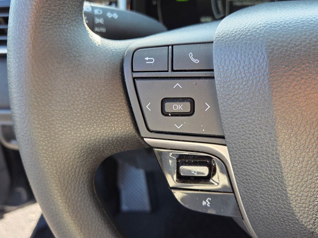 Used 2025 Toyota Camry LE FWD image 25