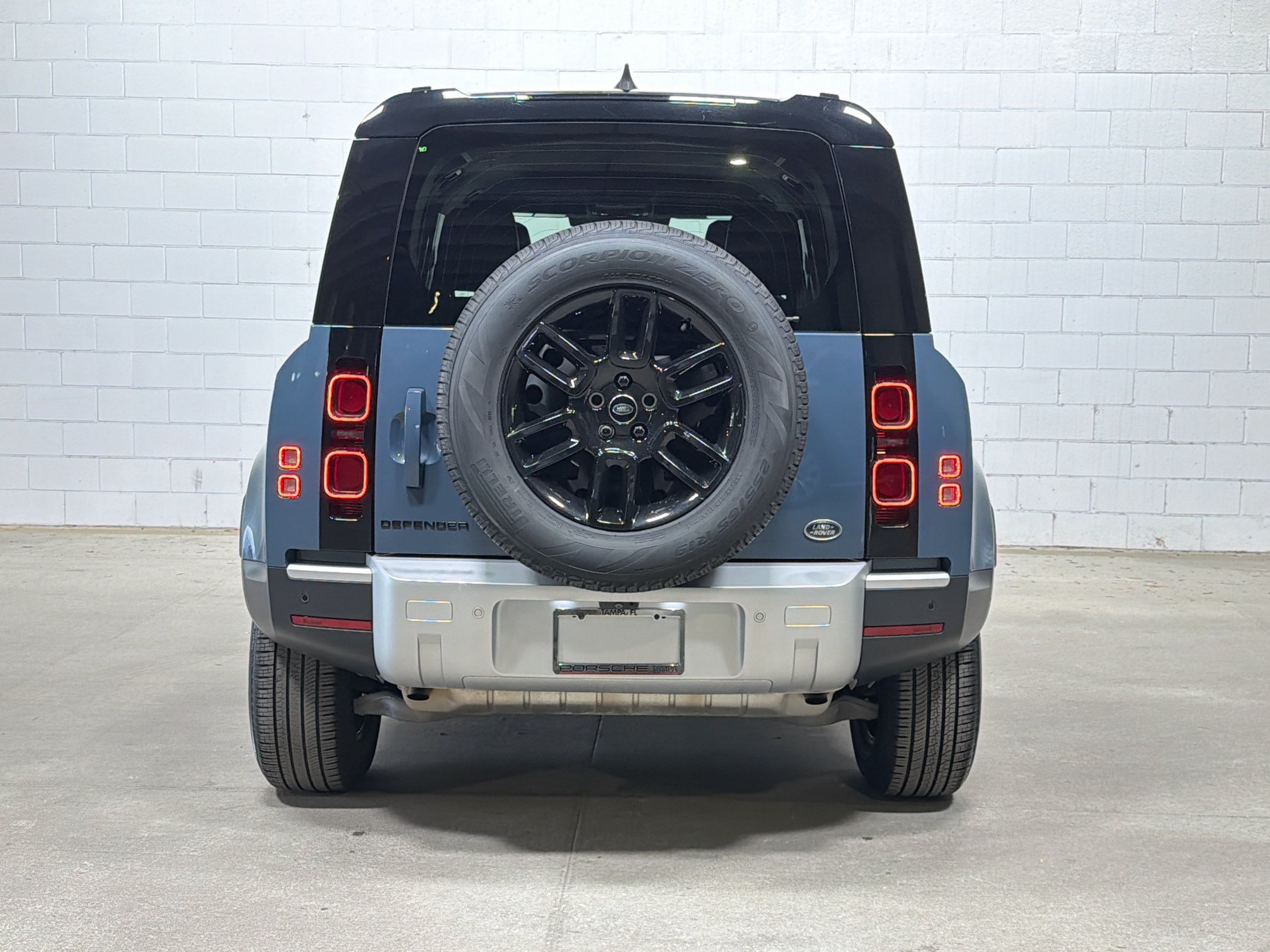 Used 2023 Land Rover Defender 110 S AWD/4WD image 8