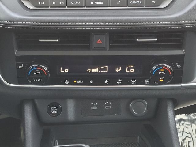 Used 2024 Nissan Rogue SV w/ SV Premium Package image 24