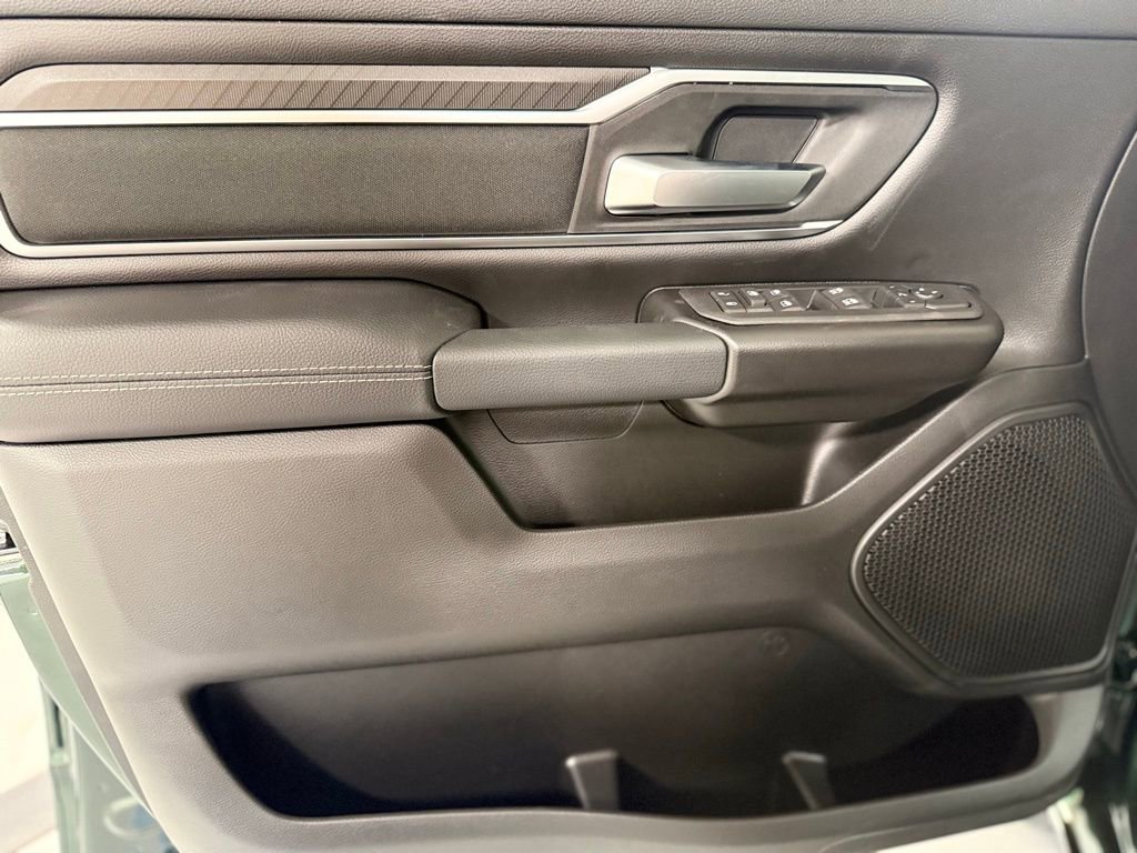 New 2026 RAM 1500 4x4 Crew Cab image 13