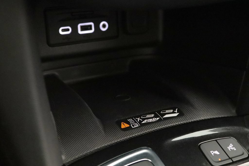 Certified 2024 Chevrolet Equinox Premier AWD/4WD image 32