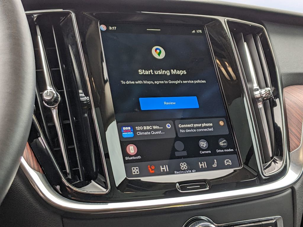 Certified 2025 Volvo V60 B5 Cross Country Plus image 16