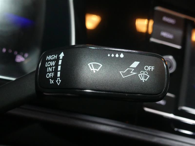 Used 2024 Volkswagen Jetta SE FWD image 35