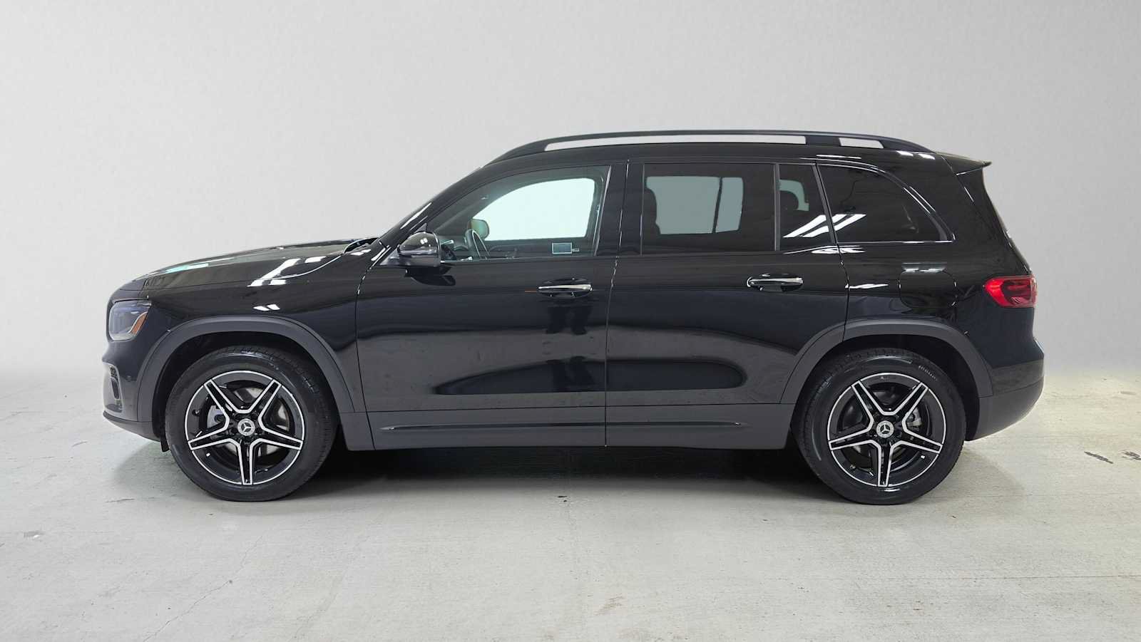 Certified 2026 Mercedes-Benz GLB 250 4MATIC image 6