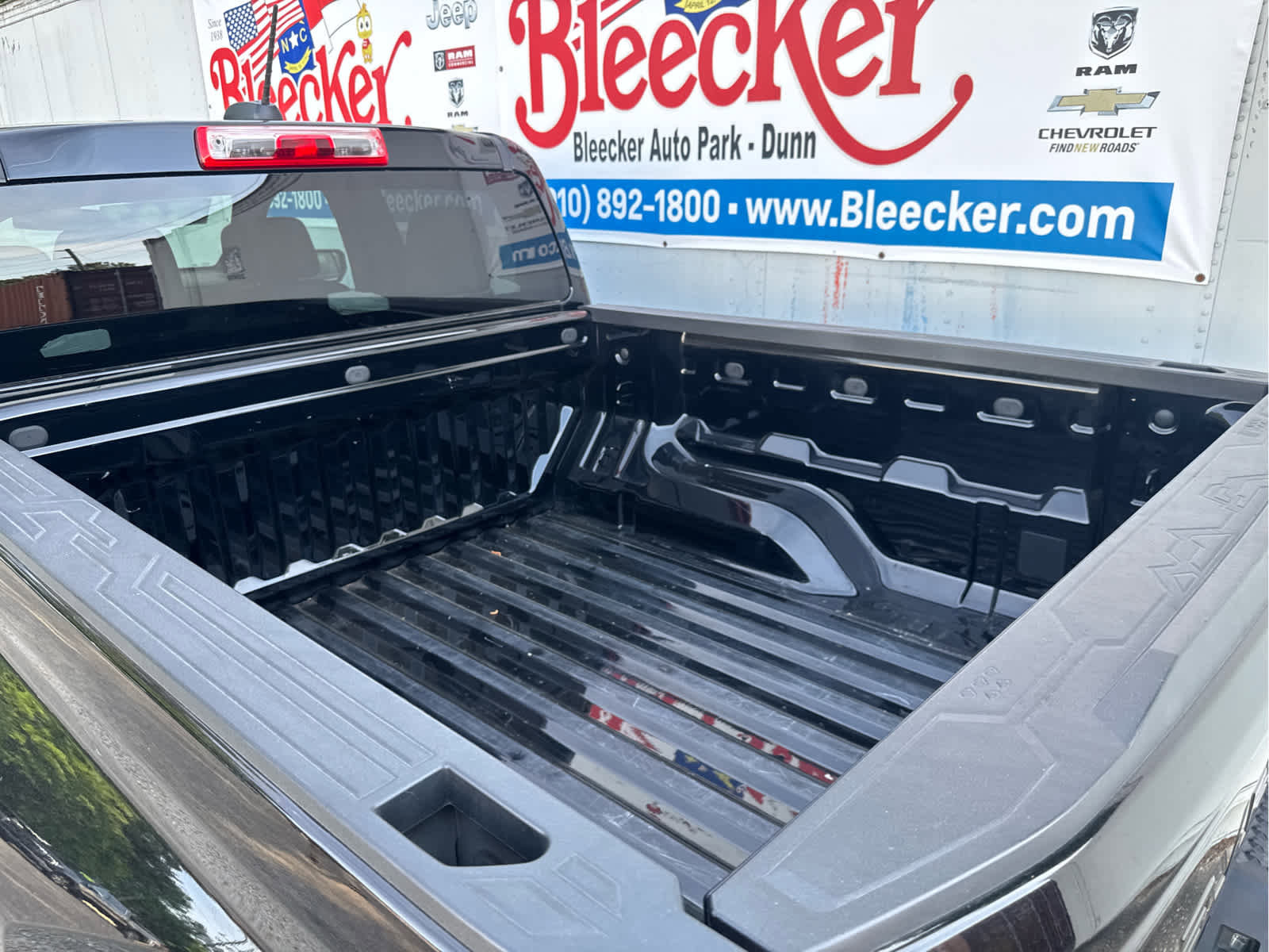 Used 2024 Chevrolet Colorado W/T image 16