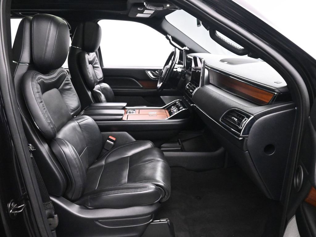 Used 2020 Lincoln Navigator Reserve w/ Luxury Package image 27