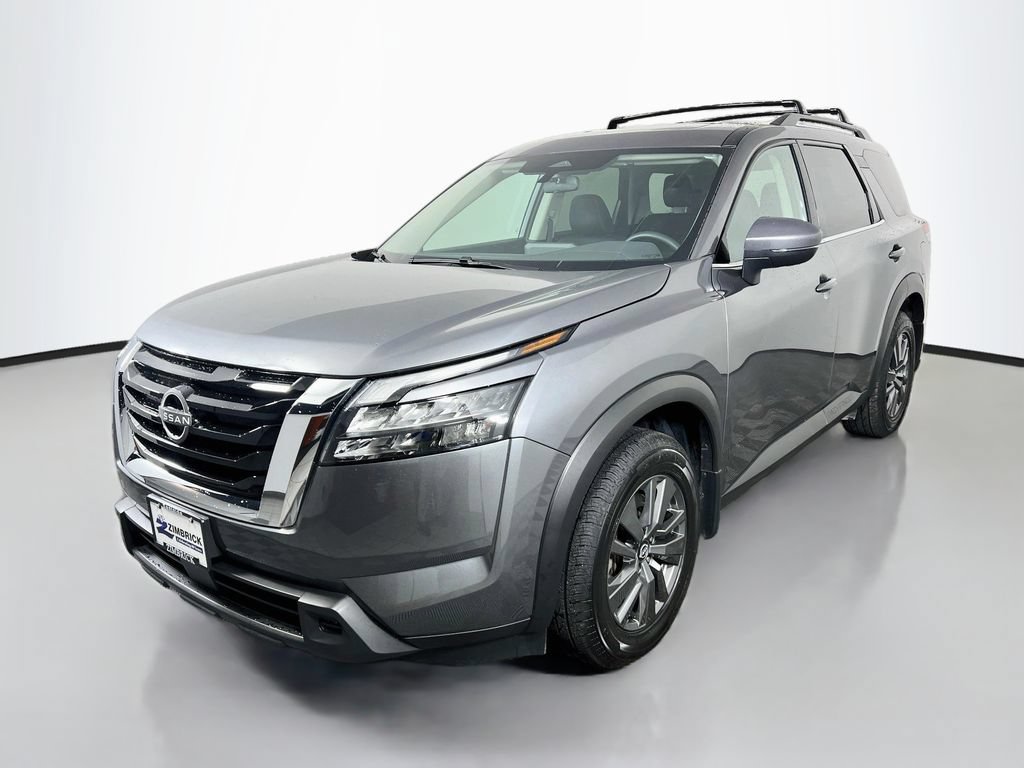 Used 2024 Nissan Pathfinder SV w/ SV Premium Package AWD/4WD image 3