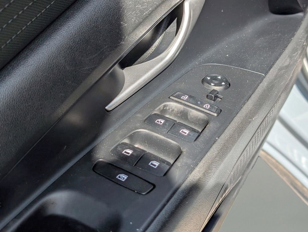 Used 2022 Hyundai Elantra SEL w/ Cargo Package image 16