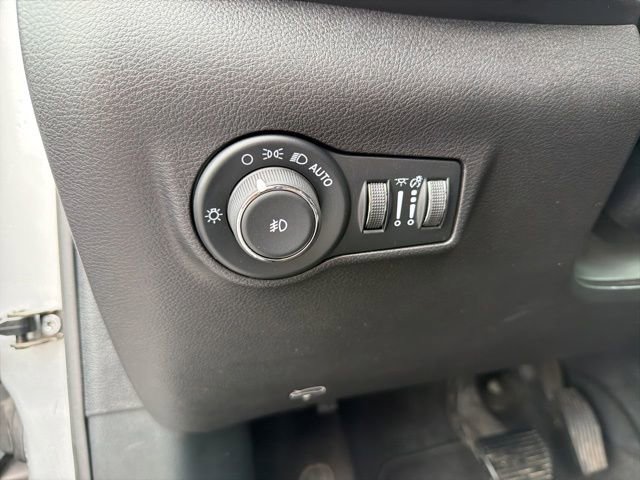 Used 2025 Jeep Compass Limited AWD/4WD image 13