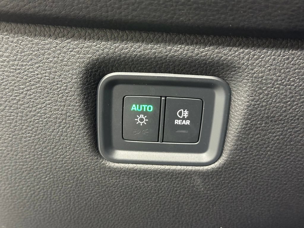Certified 2024 Porsche Cayenne AWD/4WD image 27