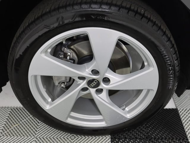Certified 2025 Audi Q5 Premium Plus w/ Premium Plus AWD/4WD image 9