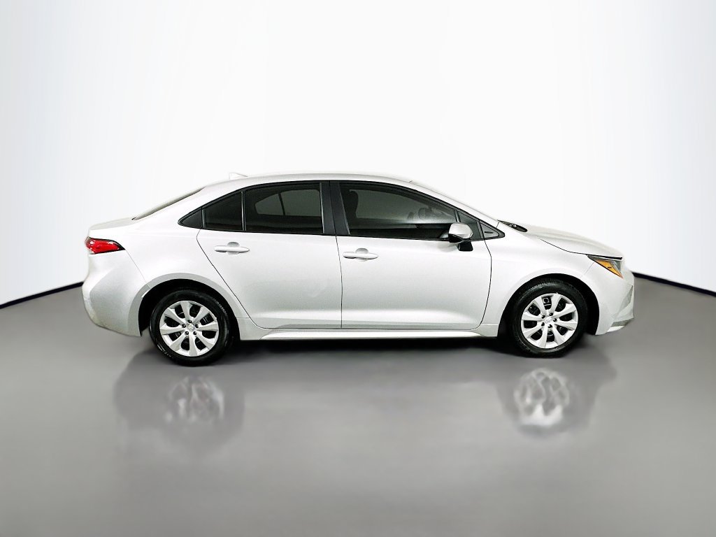 Used 2024 Toyota Corolla LE FWD image 4