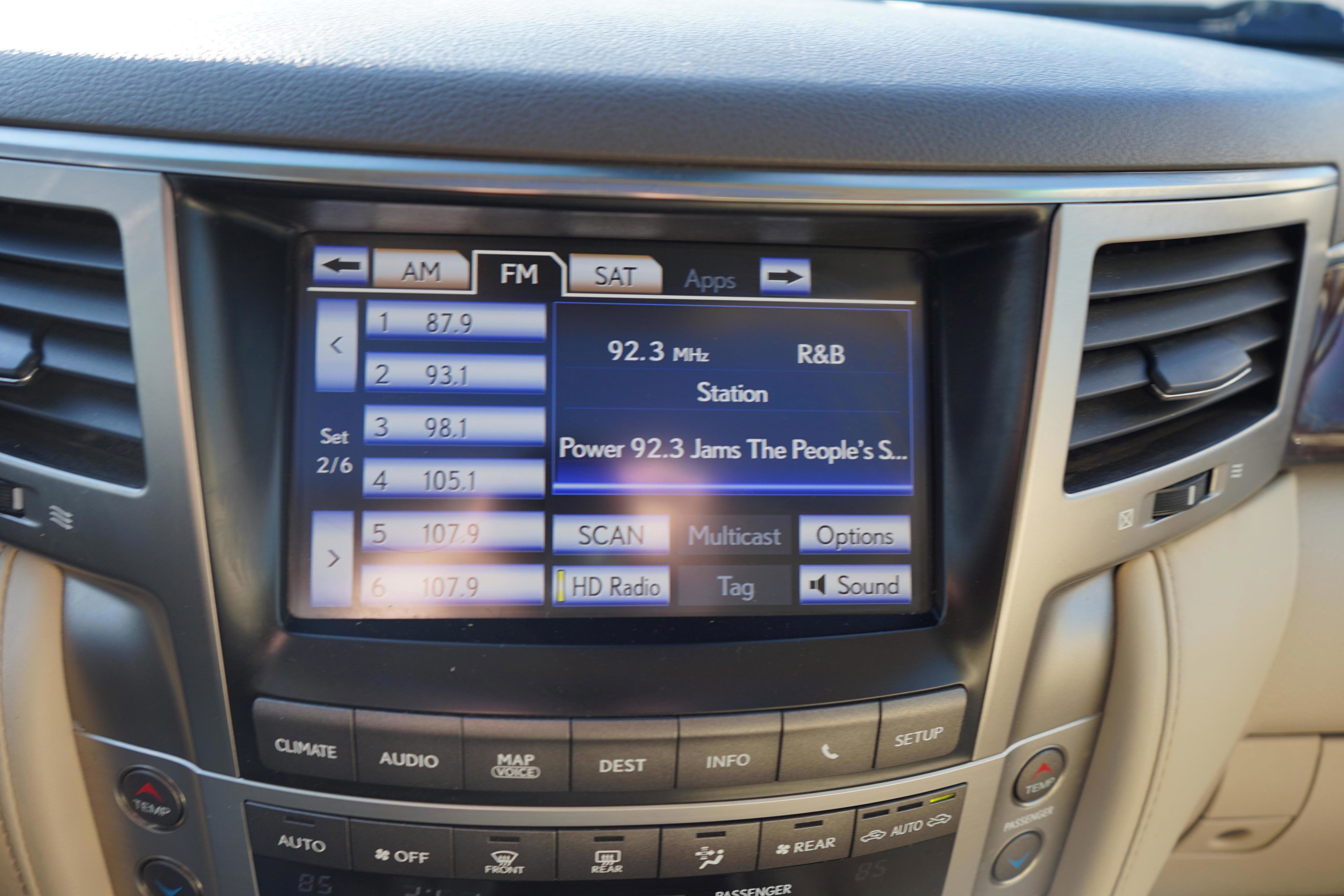 Used 2014 Lexus LX 570 4WD image 16