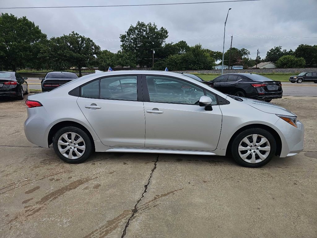Used 2024 Toyota Corolla LE image 4