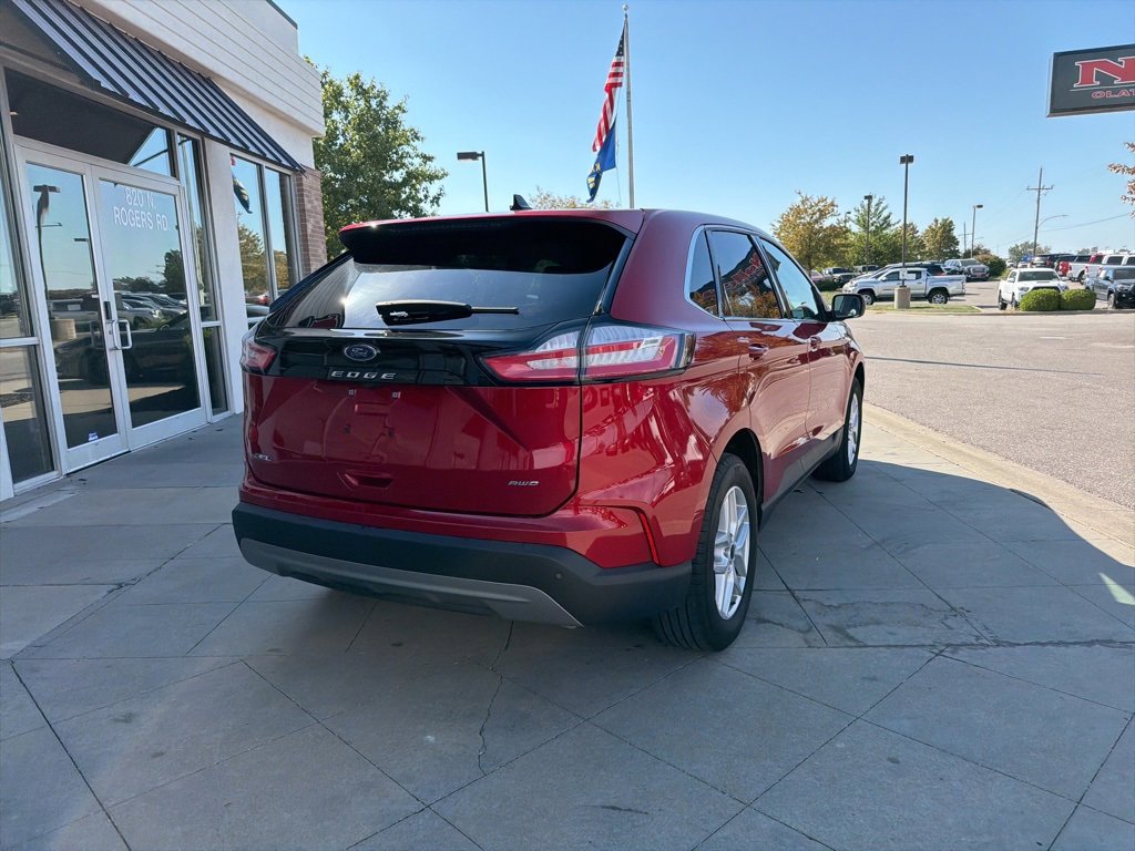 Used 2024 Ford Edge SEL image 7