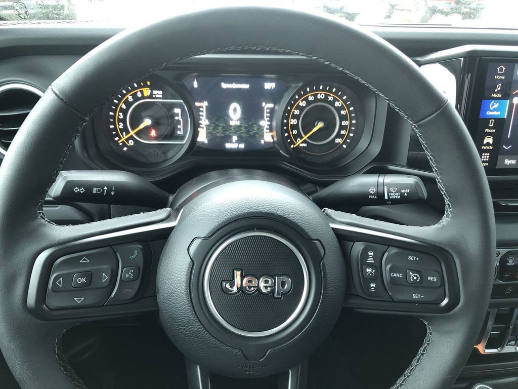 Used 2025 Jeep Gladiator Sport AWD/4WD image 23