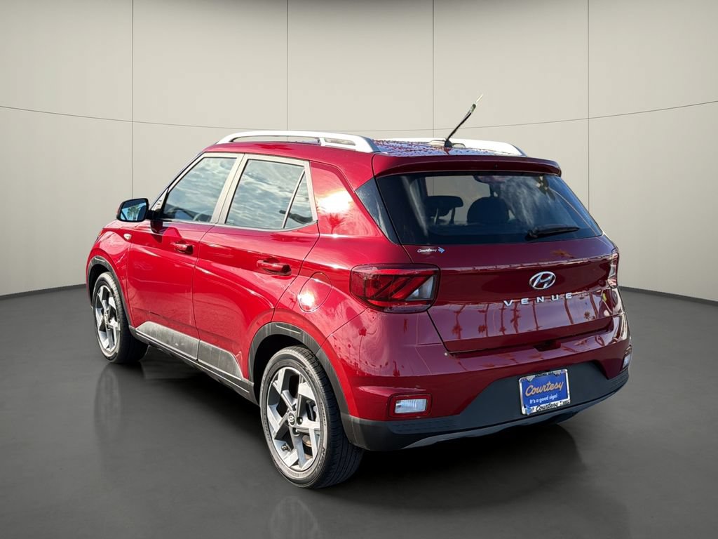 Used 2025 Hyundai Venue SEL FWD image 5