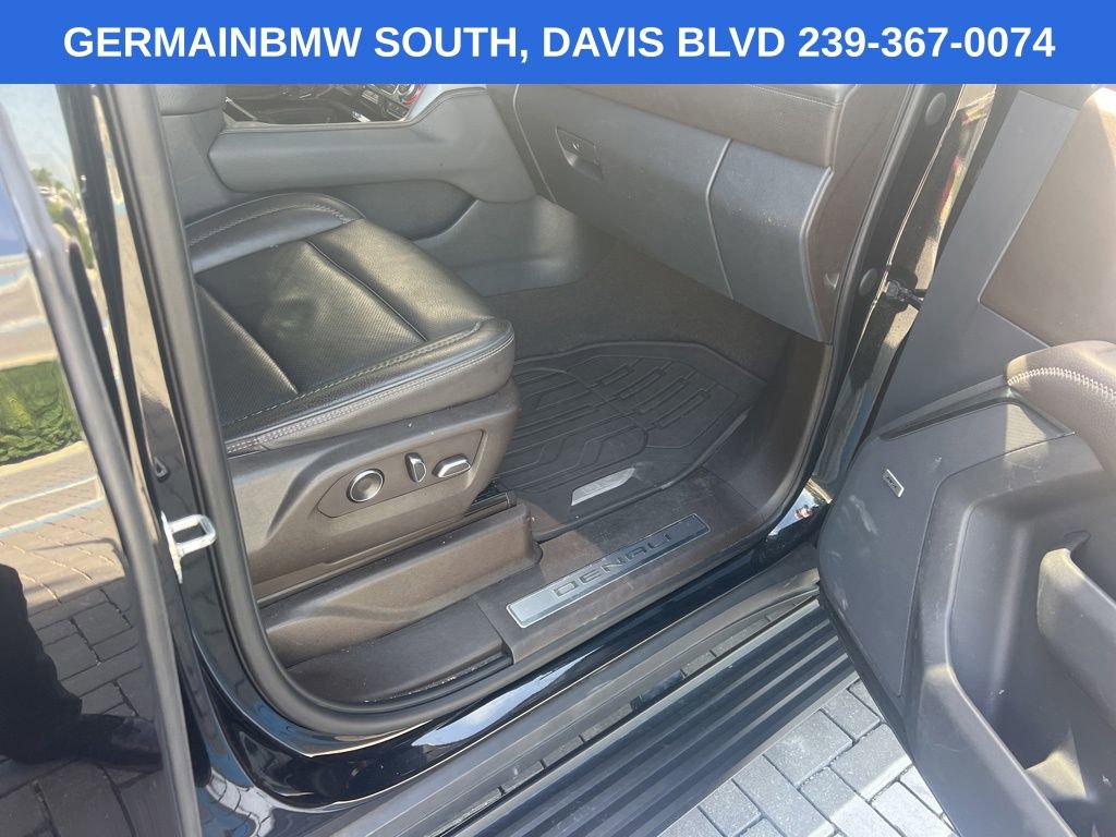 Used 2021 GMC Yukon XL Denali w/ Denali Premium Package AWD/4WD image 13
