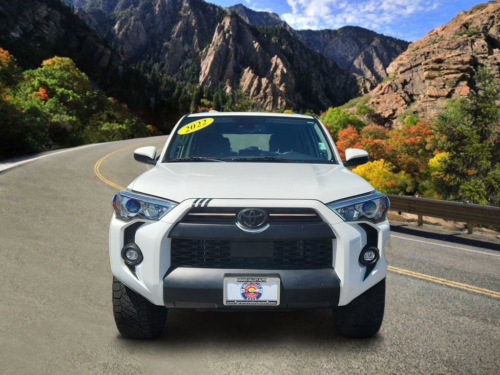 Used 2022 Toyota 4Runner SR5 AWD/4WD image 6