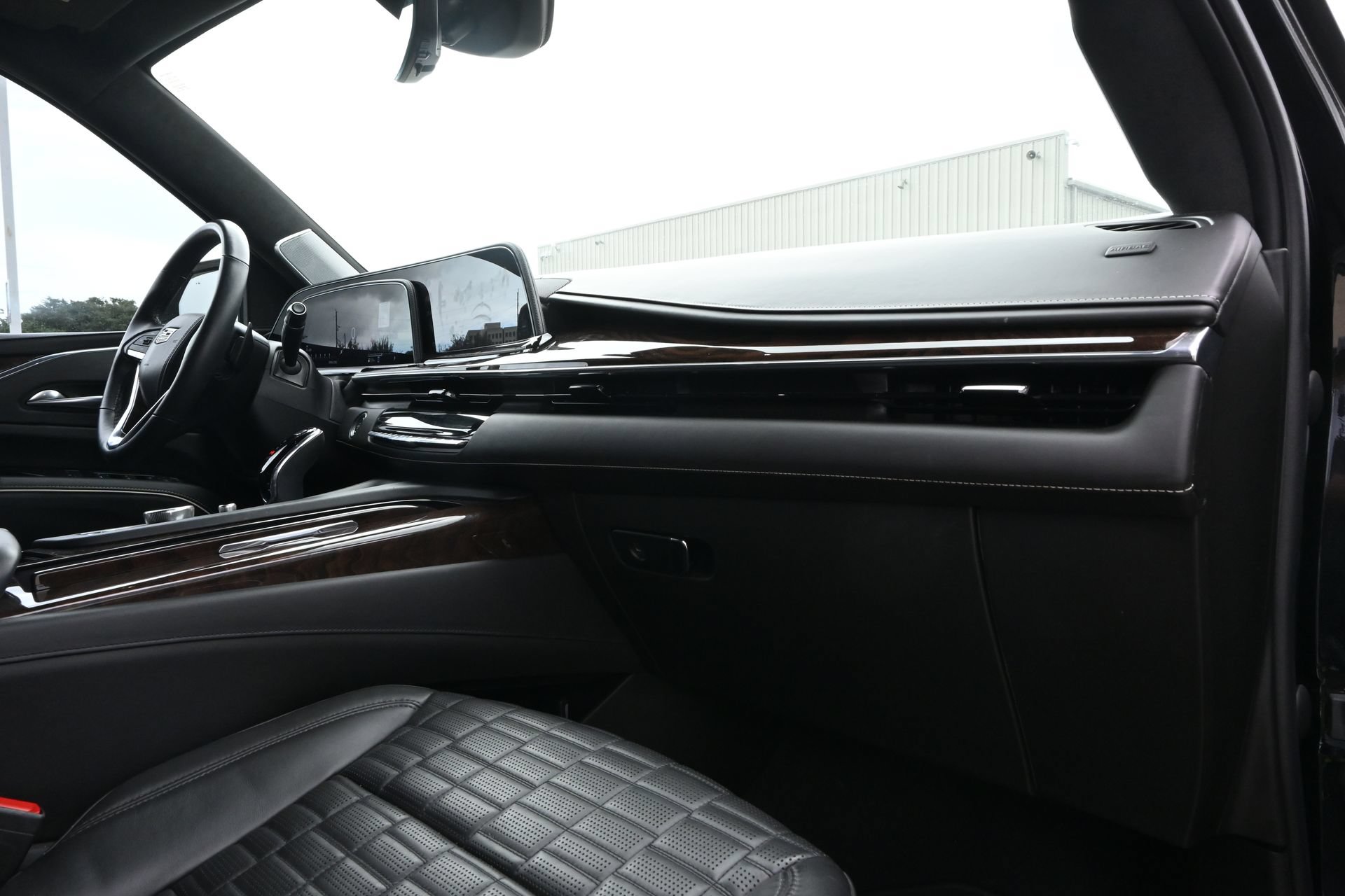 Certified 2023 Cadillac Escalade Premium Luxury Platinum AWD/4WD image 22