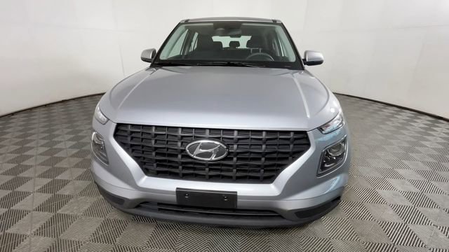 Used 2025 Hyundai Venue SE FWD image 11