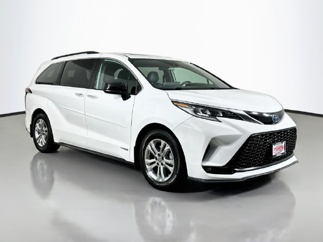 Used 2021 Toyota Sienna XSE w/ XSE Plus Package AWD/4WD image 18