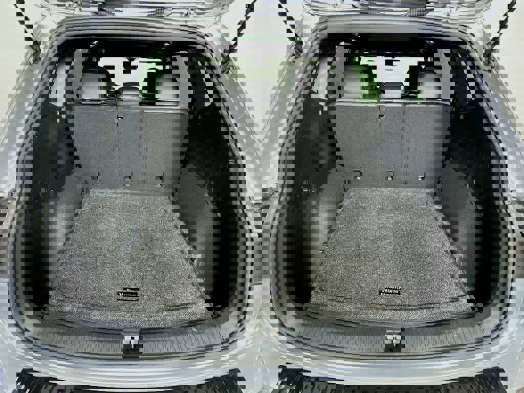 Used 2023 Volkswagen Tiguan SE R-Line image 22