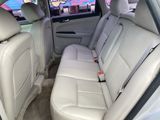 Used 2012 Chevrolet Impala LTZ FWD image 19