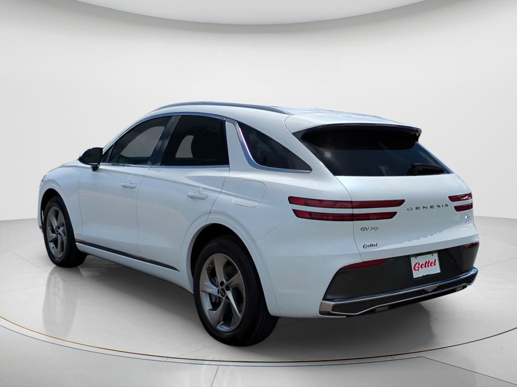 Used 2026 Genesis GV70 2.5T Select image 4
