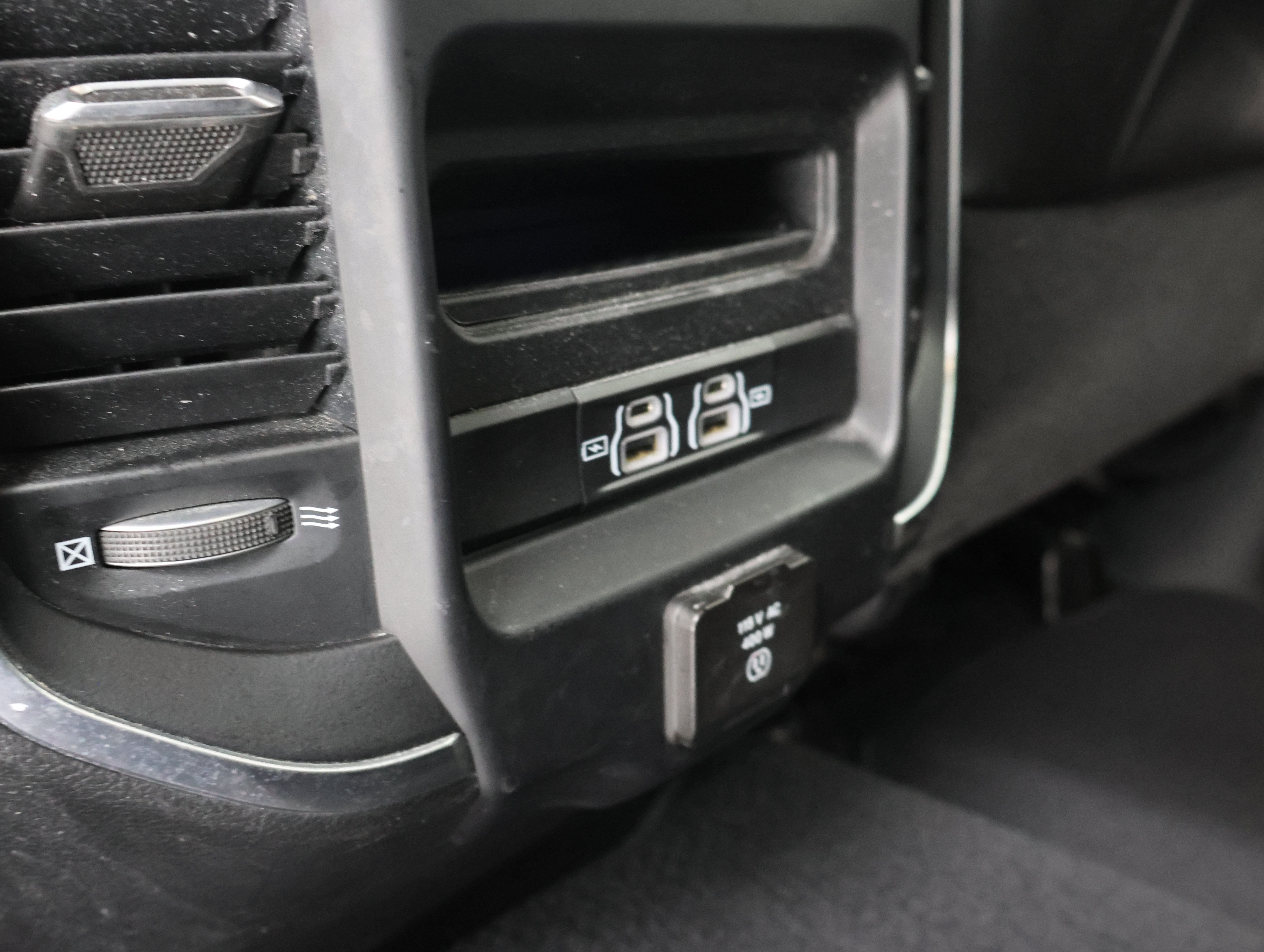Used 2022 RAM 2500 Laramie w/ Night Edition AWD/4WD image 35