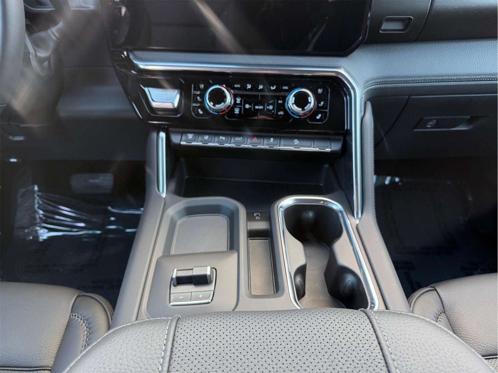 New 2026 GMC Sierra 3500 Denali image 9