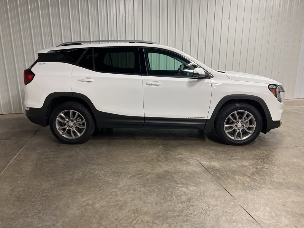 Certified 2022 GMC Terrain SLT w/ LPO, Floor Liner Package image 2