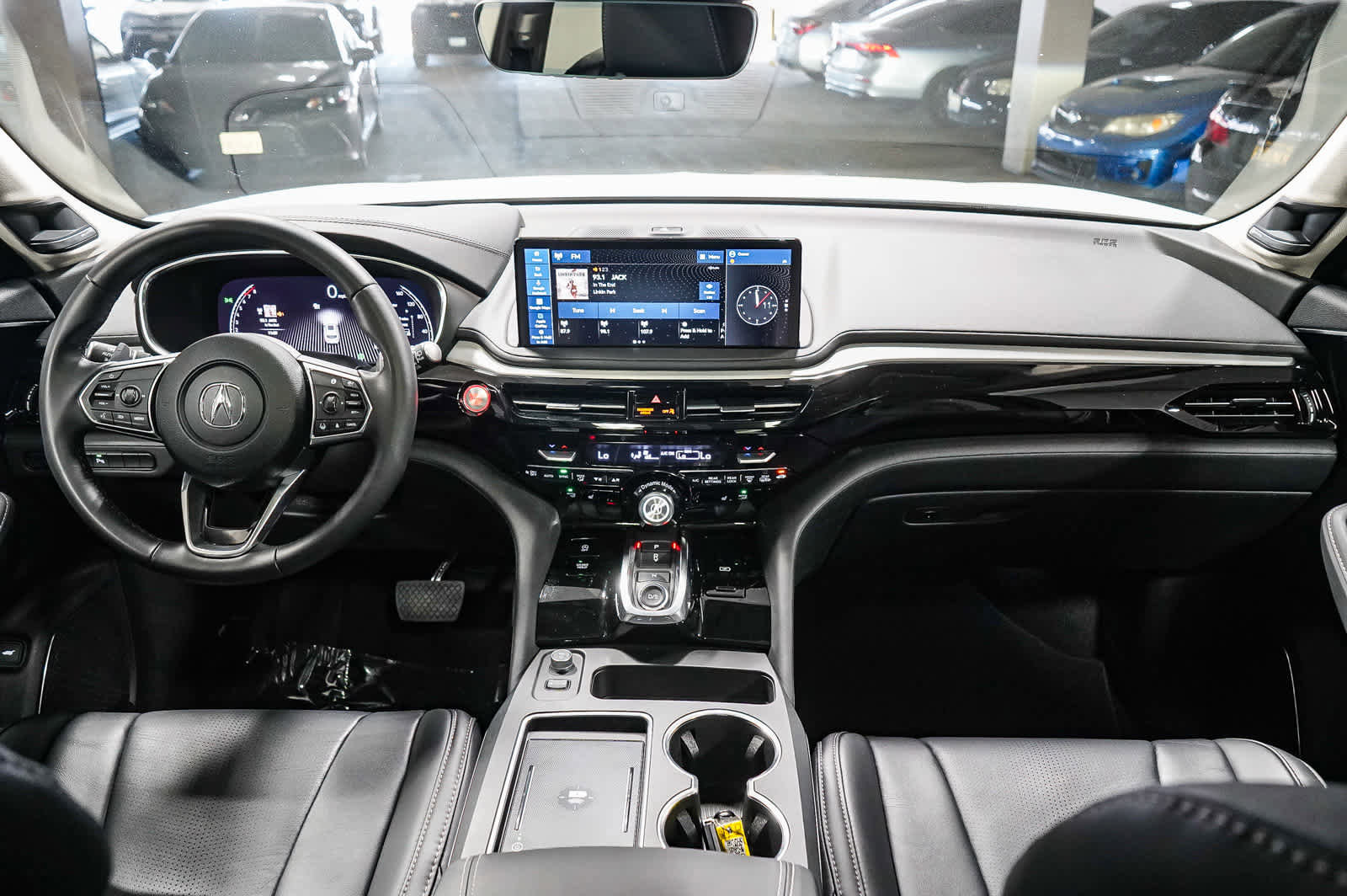 Used 2025 Acura MDX SH-AWD w/ Technology Package image 7